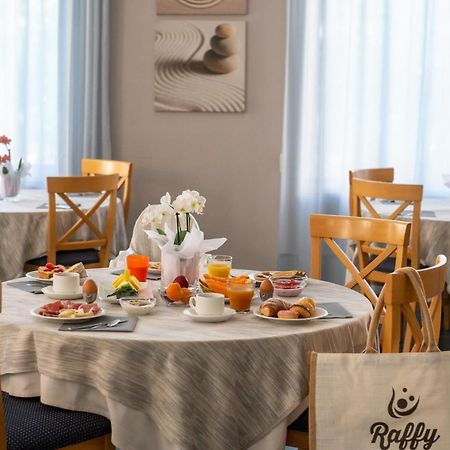 Raffy Family & Bike Hotel Diano Marina Exterior foto