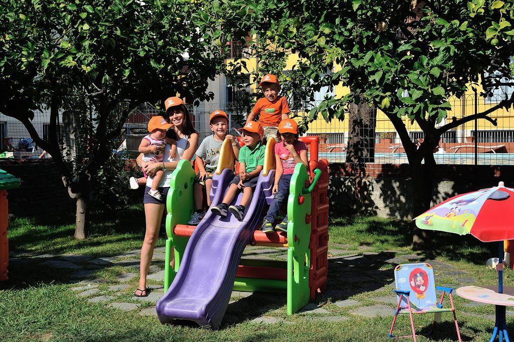 Raffy Family & Bike Hotel Diano Marina Exterior foto